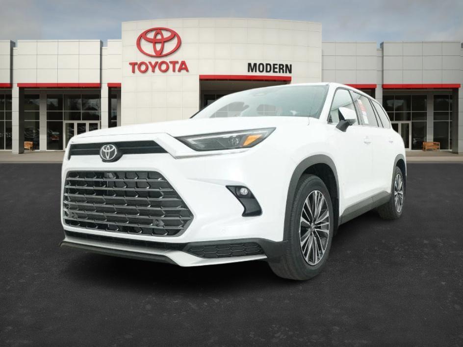 new 2026 Toyota Highlander car, priced at $62,317