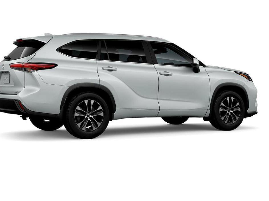 new 2026 Toyota Highlander car, priced at $48,022