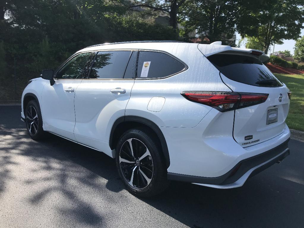 used 2022 Toyota Highlander car, priced at $36,859