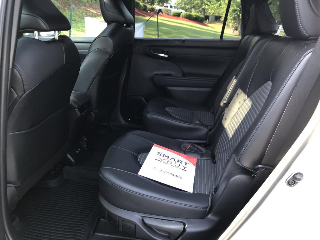 used 2022 Toyota Highlander car, priced at $36,859