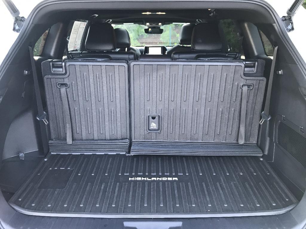 used 2022 Toyota Highlander car, priced at $36,859