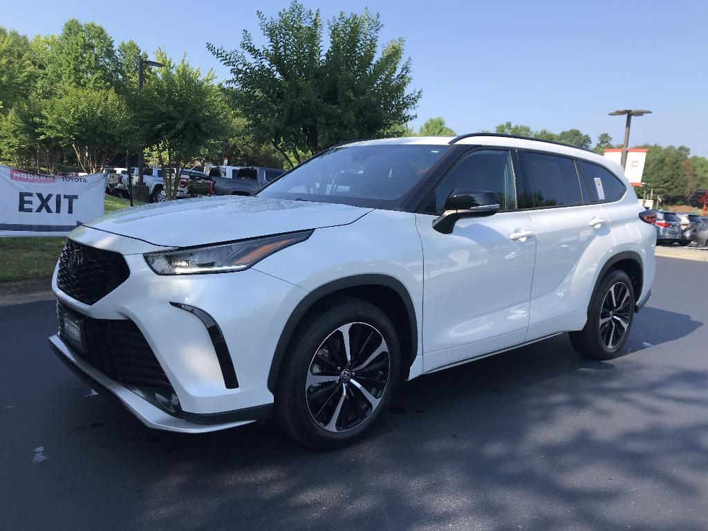 used 2022 Toyota Highlander car, priced at $36,859