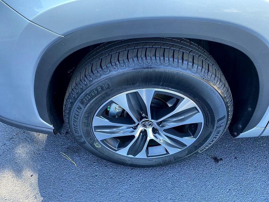 used 2023 Toyota Highlander car, priced at $38,477