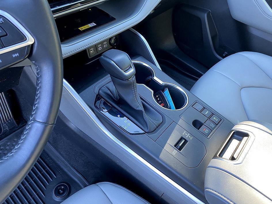 used 2023 Toyota Highlander car, priced at $38,477