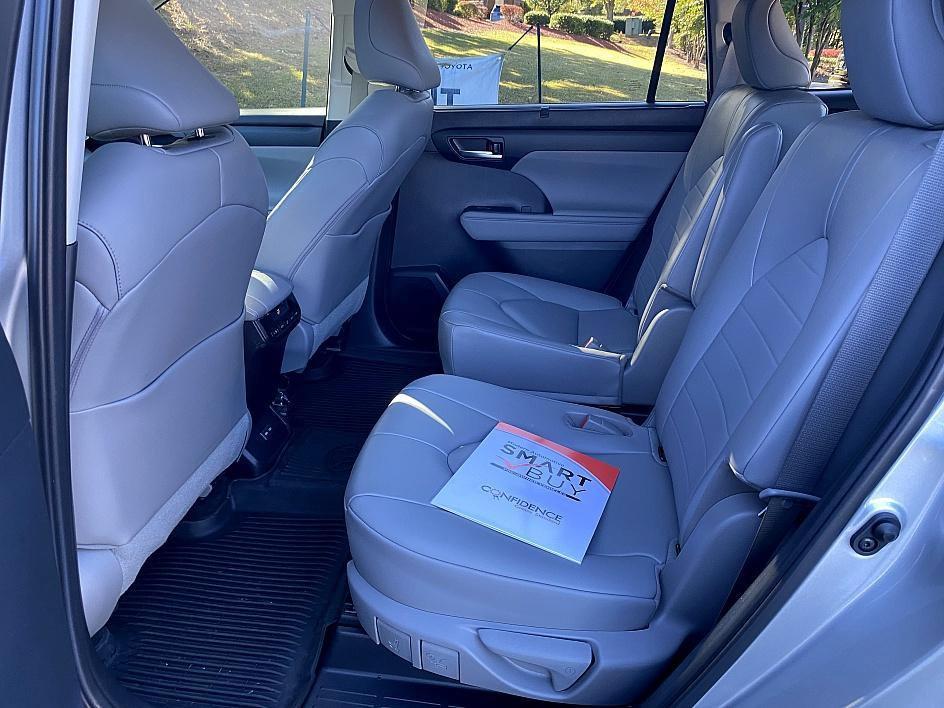 used 2023 Toyota Highlander car, priced at $38,477