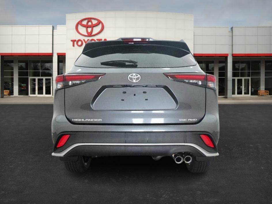 new 2025 Toyota Highlander car, priced at $52,410