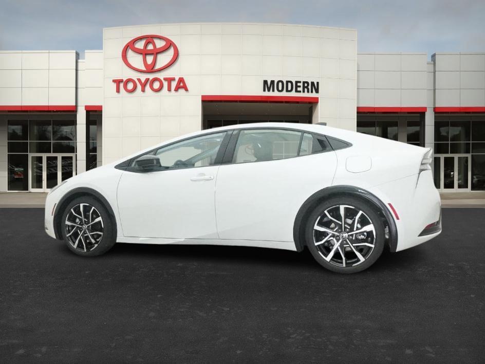 new 2026 Toyota Prius Plug-In Hybrid car, priced at $44,629