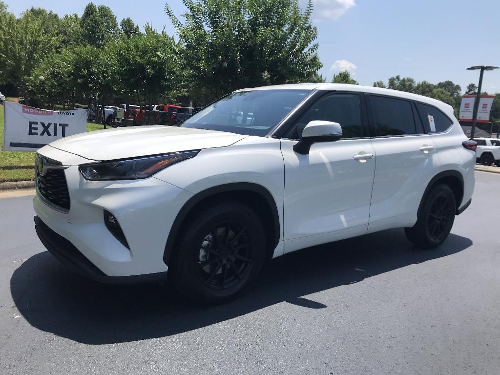 used 2021 Toyota Highlander car, priced at $25,836