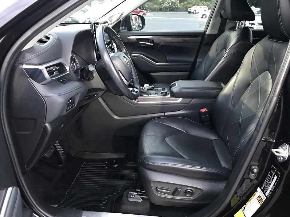 used 2022 Toyota Highlander car, priced at $33,702