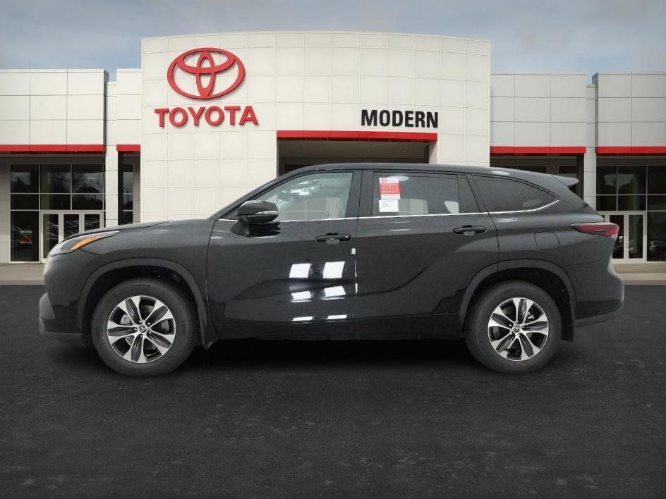 new 2026 Toyota Highlander car, priced at $48,116
