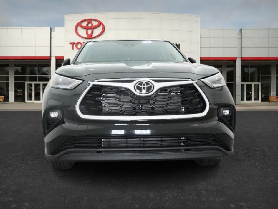 new 2026 Toyota Highlander car, priced at $48,116