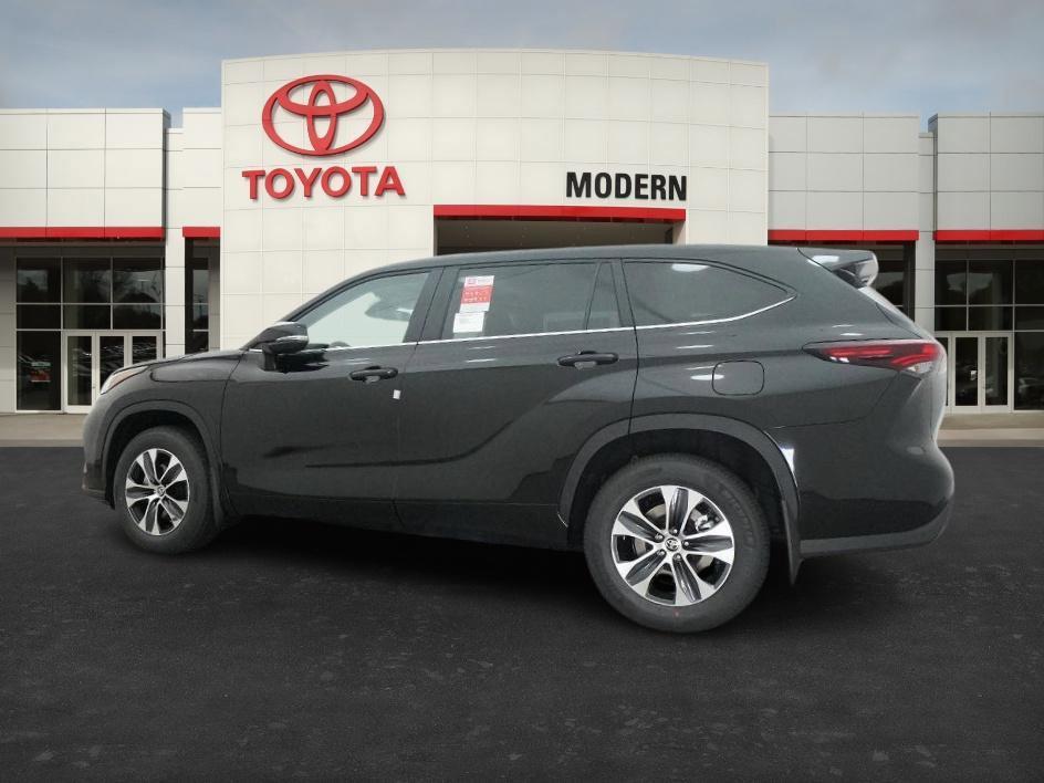 new 2026 Toyota Highlander car, priced at $48,116