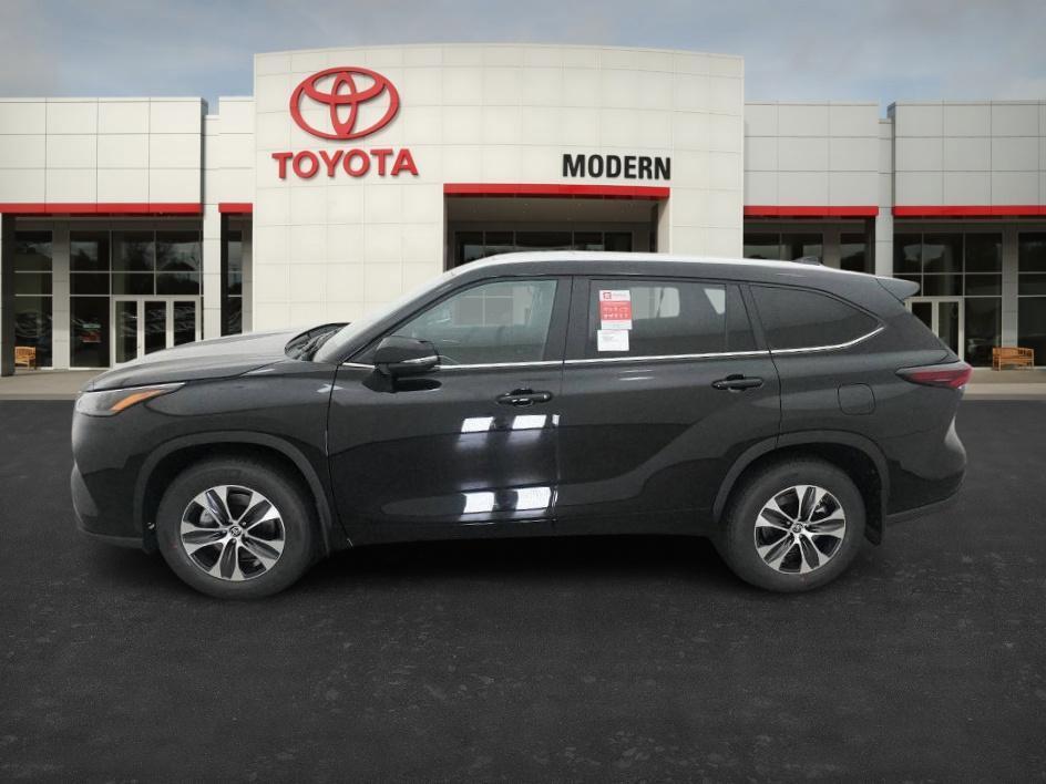 new 2026 Toyota Highlander car, priced at $48,116