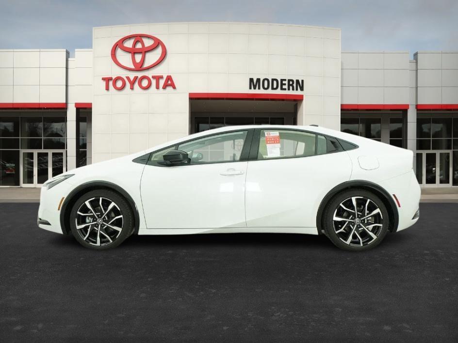 new 2026 Toyota Prius Plug-In Hybrid car, priced at $44,629