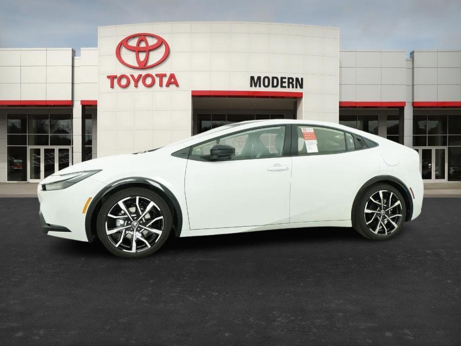 new 2026 Toyota Prius Plug-In Hybrid car, priced at $44,629