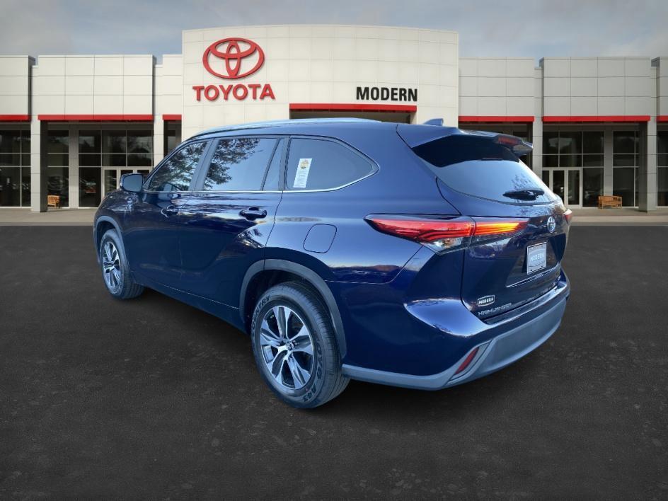 used 2023 Toyota Highlander car, priced at $37,450