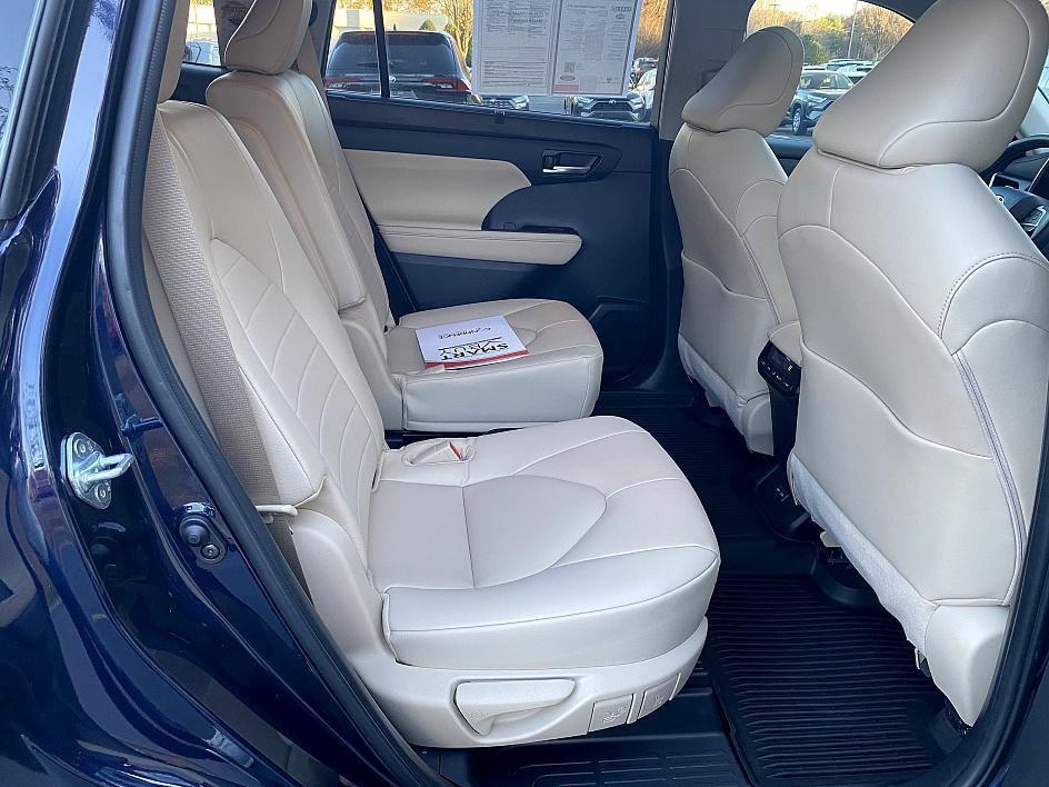 used 2023 Toyota Highlander car, priced at $37,450