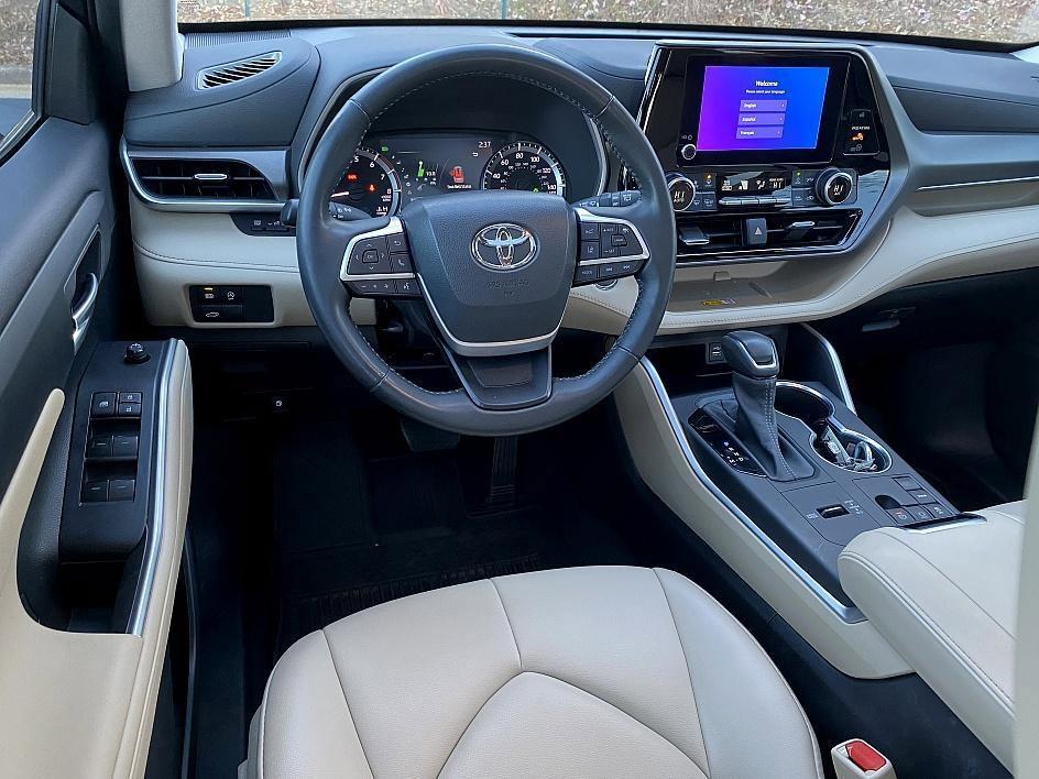 used 2023 Toyota Highlander car, priced at $37,450