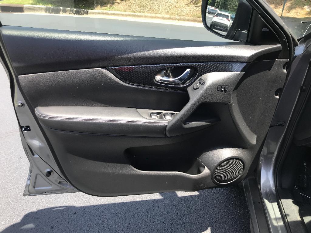 used 2017 Nissan Rogue car, priced at $18,962