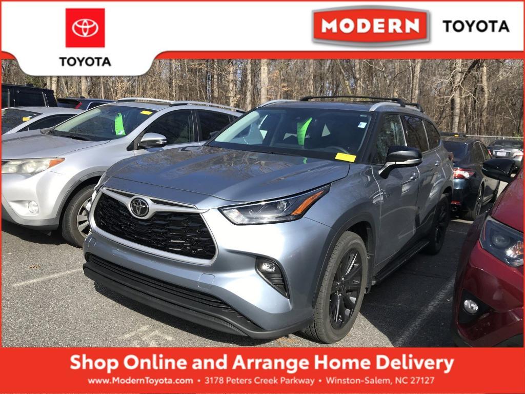 used 2022 Toyota Highlander car, priced at $39,486