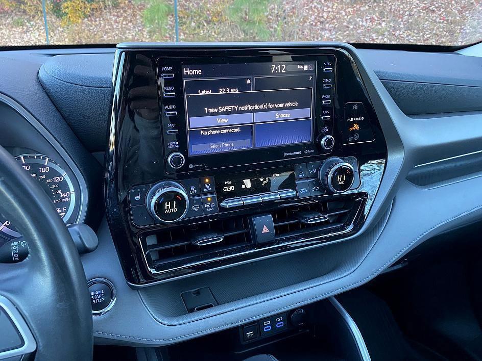 used 2022 Toyota Highlander car, priced at $31,984