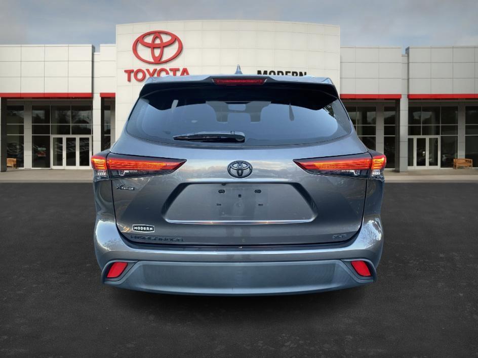 used 2022 Toyota Highlander car, priced at $31,984