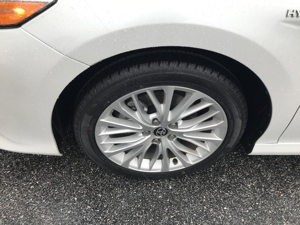 used 2020 Toyota Camry Hybrid car, priced at $21,486