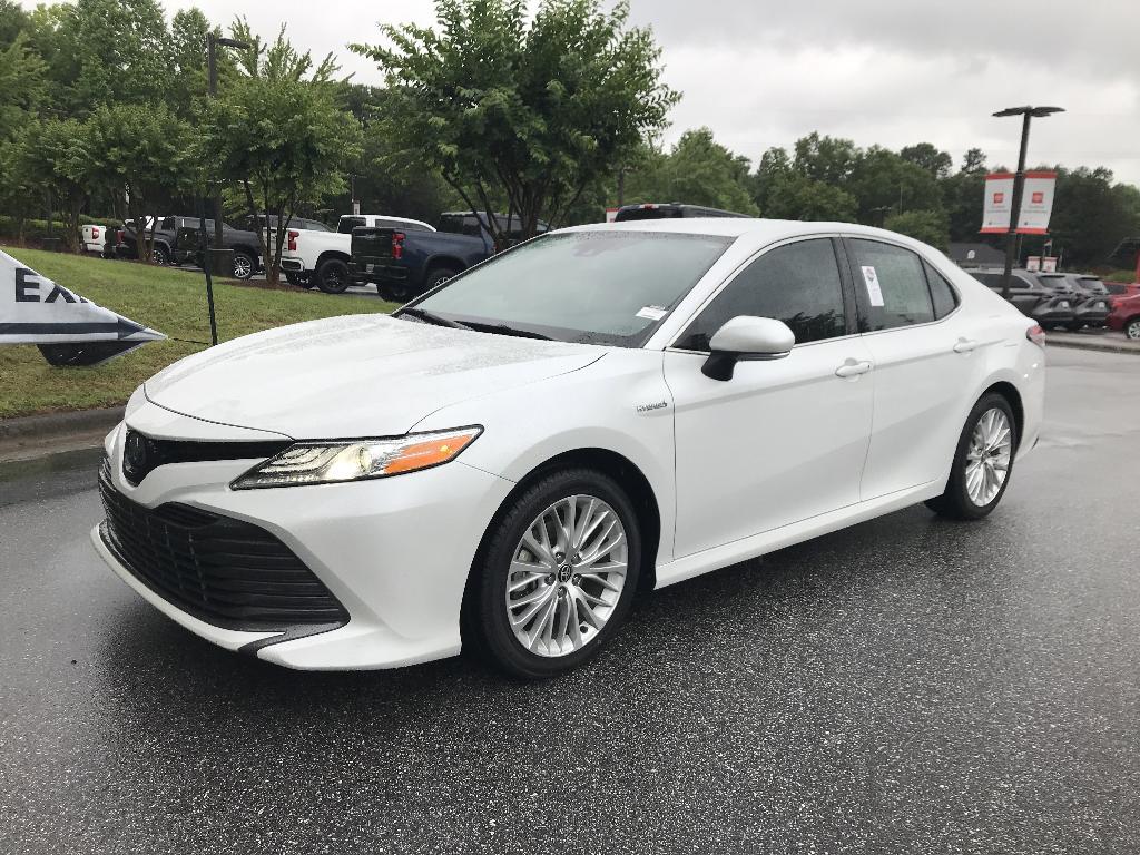 used 2020 Toyota Camry Hybrid car, priced at $21,486
