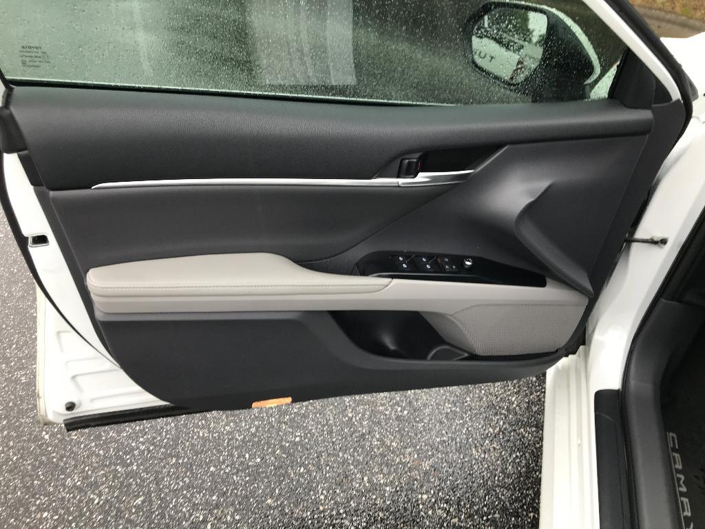 used 2020 Toyota Camry Hybrid car, priced at $21,486