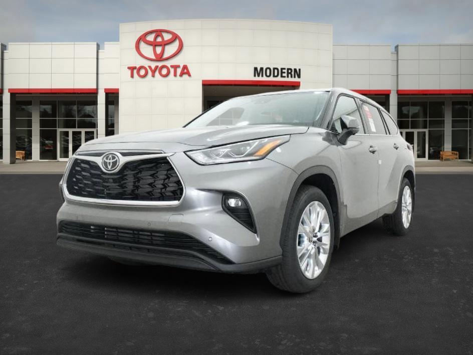 new 2026 Toyota Highlander car, priced at $53,896