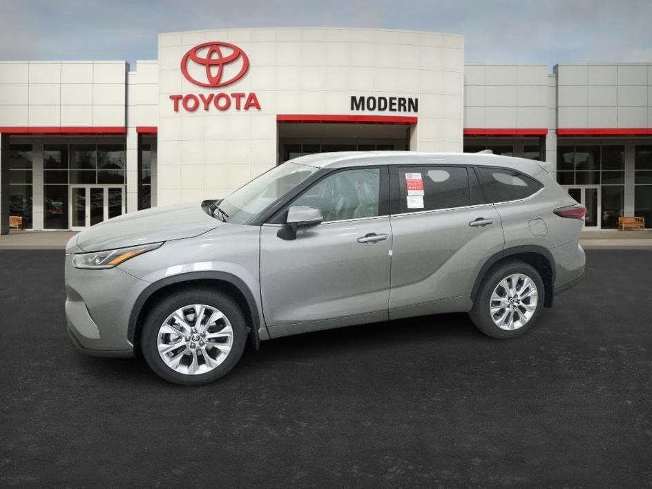 new 2026 Toyota Highlander car, priced at $53,896