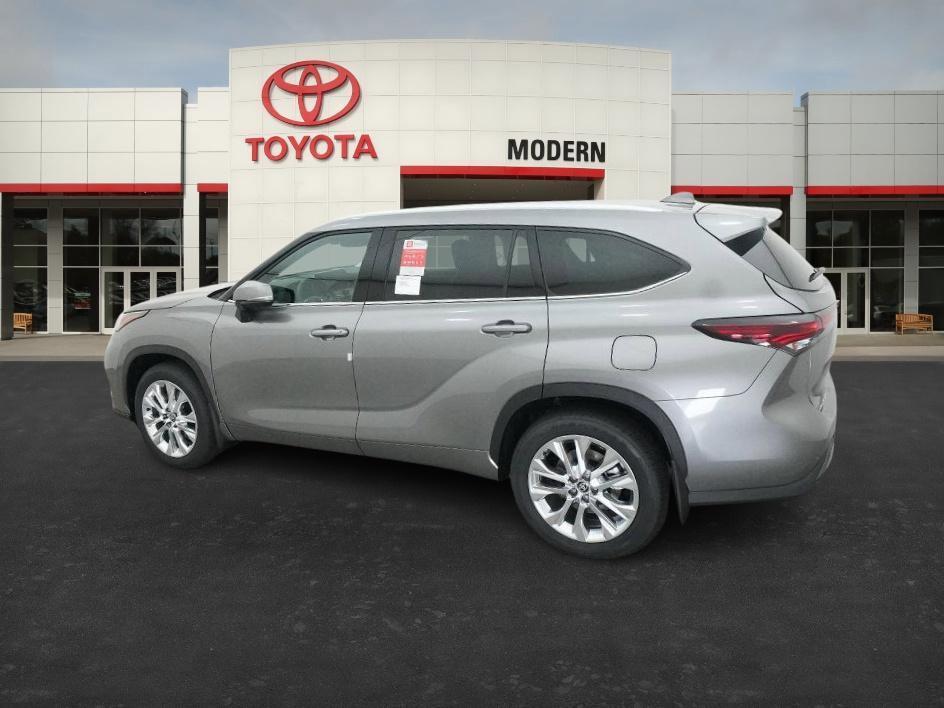 new 2026 Toyota Highlander car, priced at $53,896