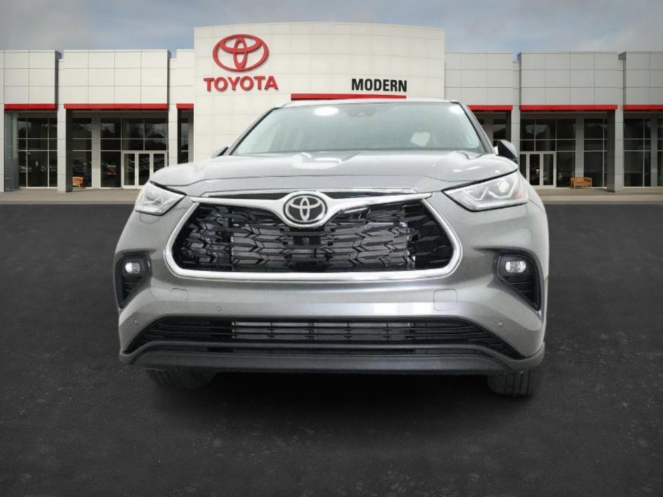 new 2026 Toyota Highlander car, priced at $53,896
