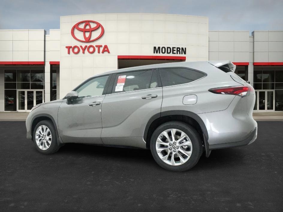new 2026 Toyota Highlander car, priced at $53,896