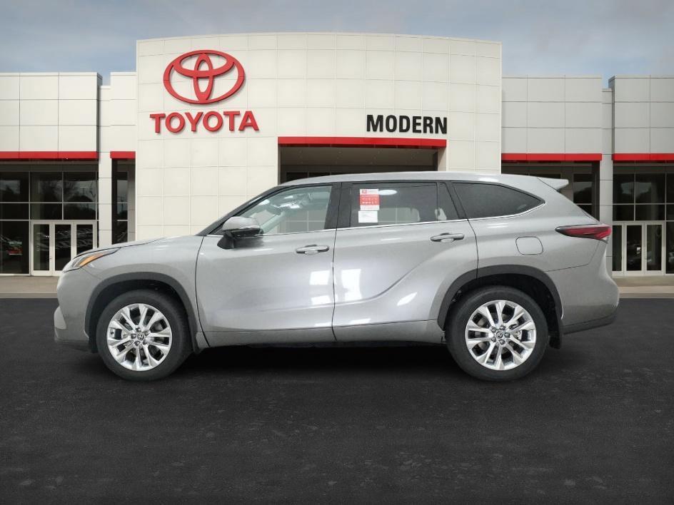 new 2026 Toyota Highlander car, priced at $53,896