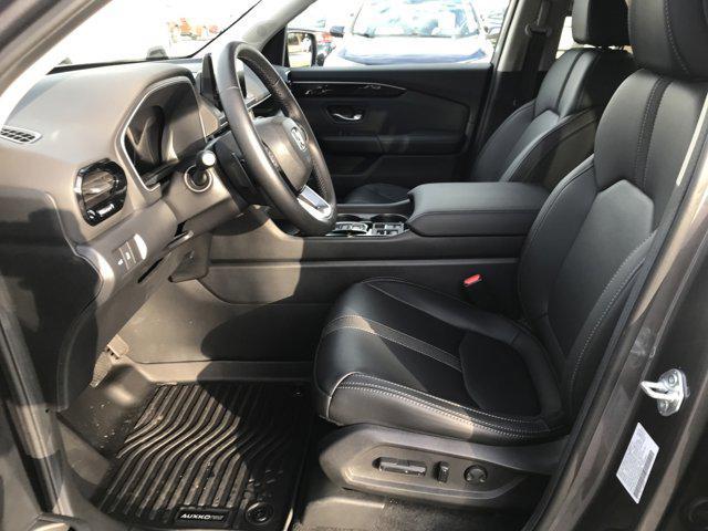 used 2025 Honda Pilot car, priced at $42,998