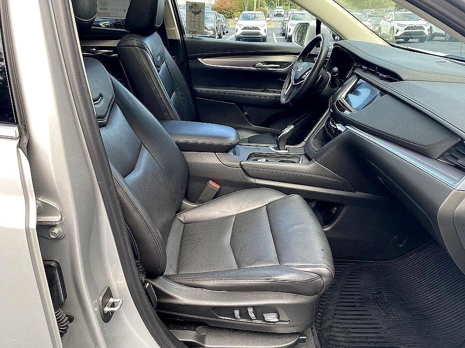 used 2018 Cadillac XT5 car, priced at $17,486