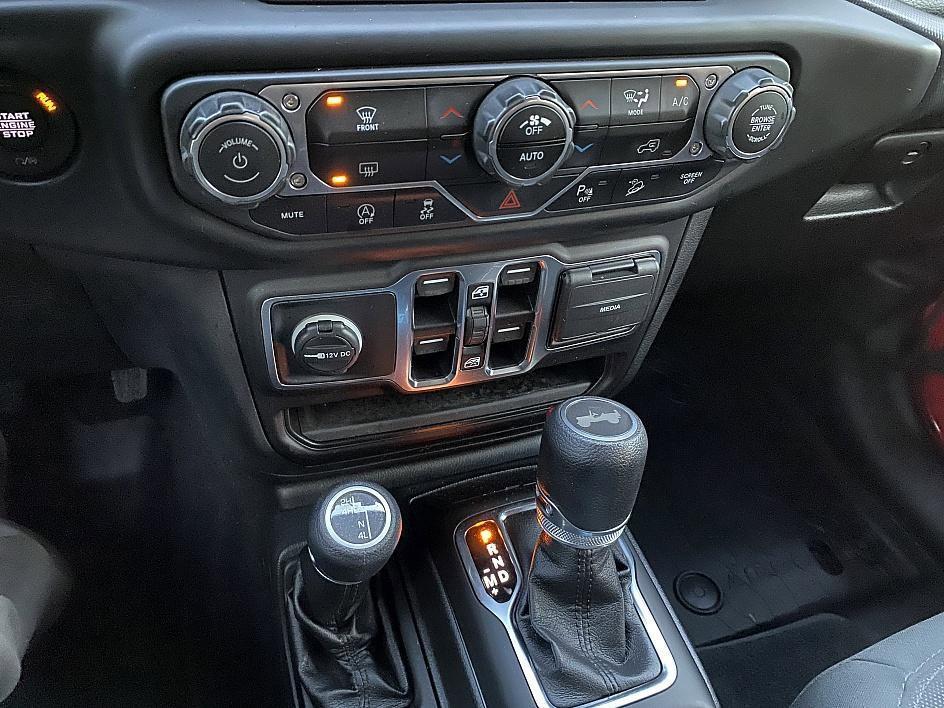 used 2021 Jeep Wrangler Unlimited car, priced at $26,984