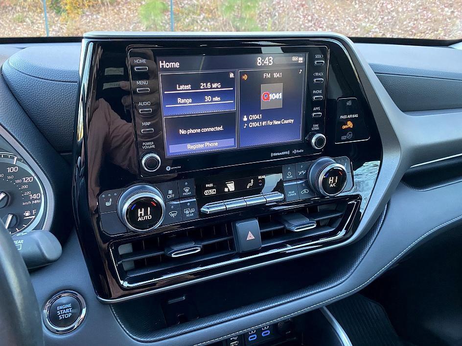 used 2022 Toyota Highlander car, priced at $33,624