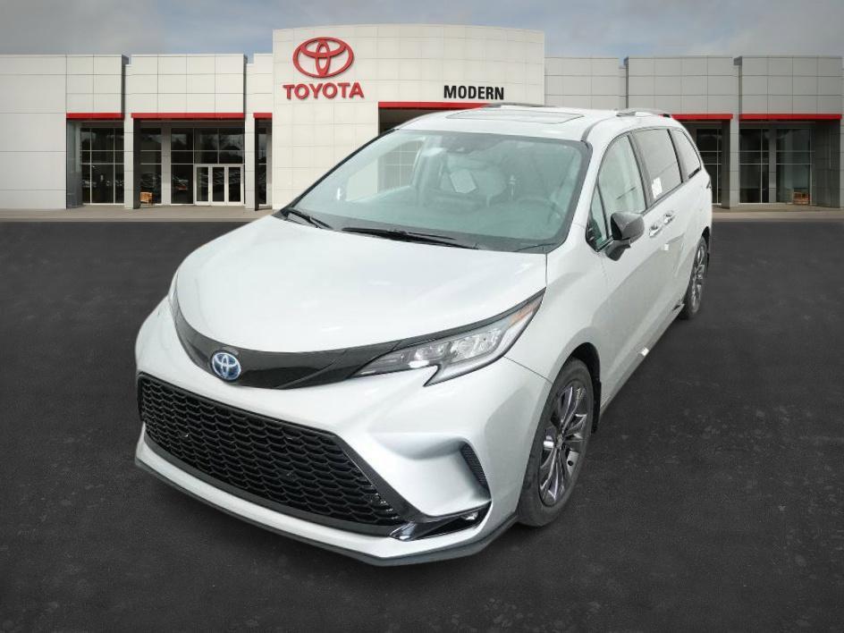 new 2025 Toyota Sienna car, priced at $50,092