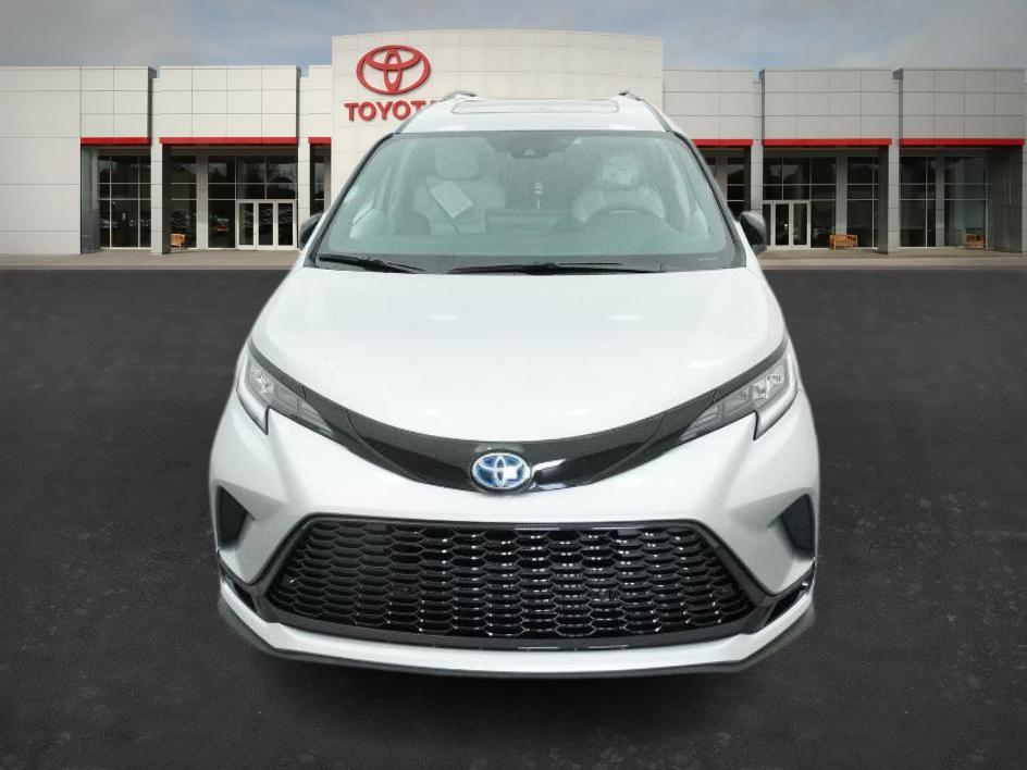 new 2025 Toyota Sienna car, priced at $50,092