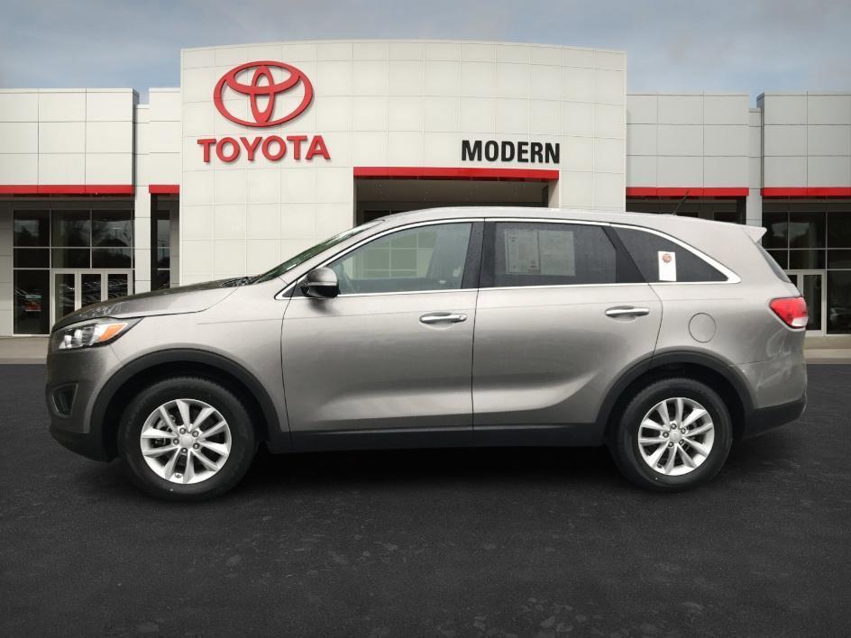 used 2016 Kia Sorento car, priced at $8,329