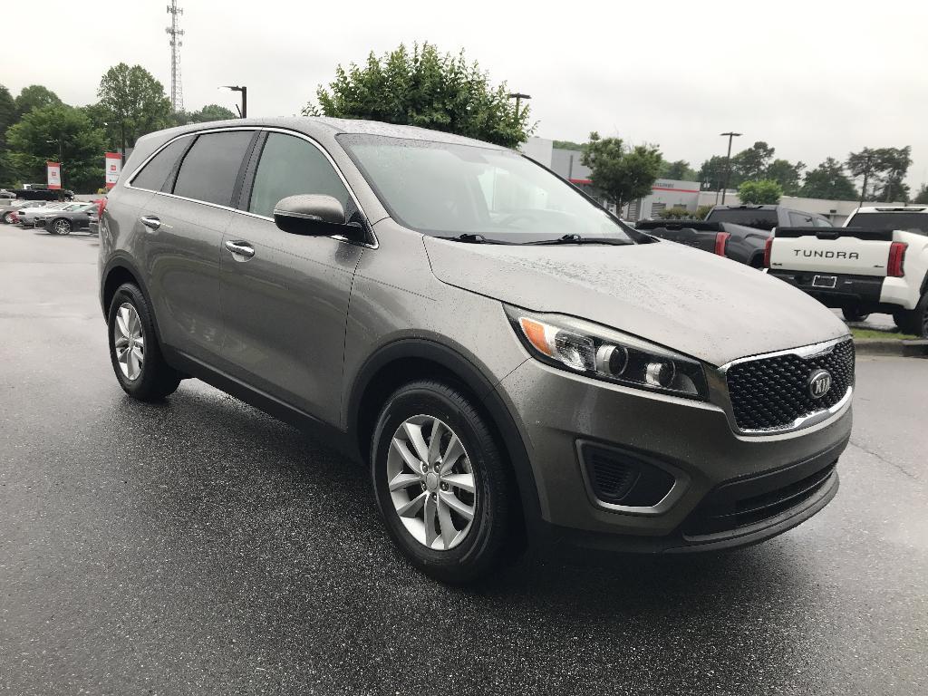 used 2016 Kia Sorento car, priced at $8,983