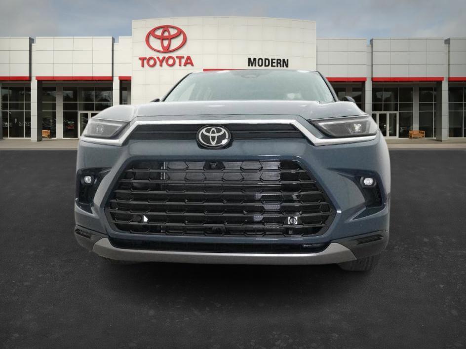 new 2026 Toyota Highlander car, priced at $57,904