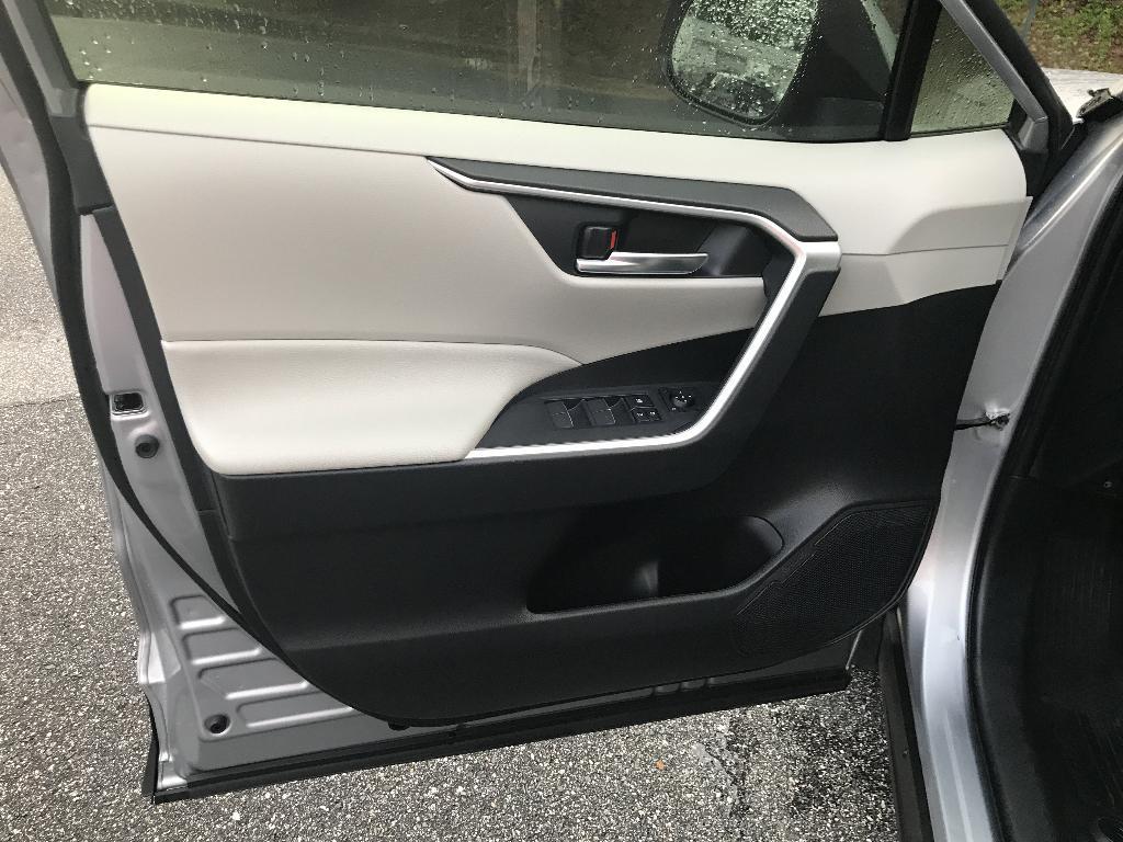 used 2022 Toyota RAV4 Hybrid car, priced at $32,881