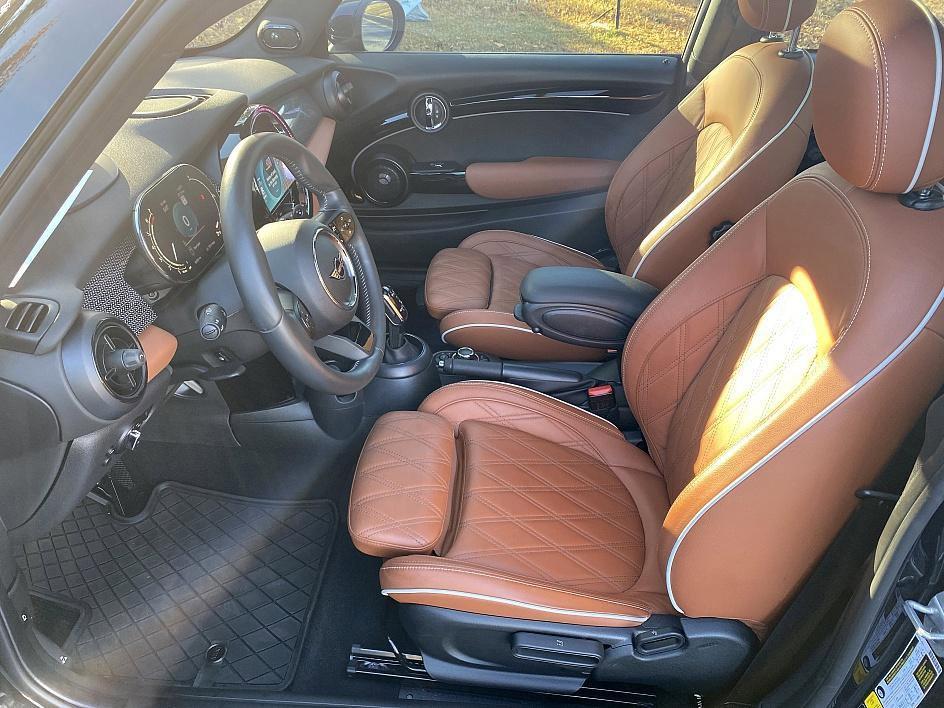 used 2023 MINI Hardtop car, priced at $23,696