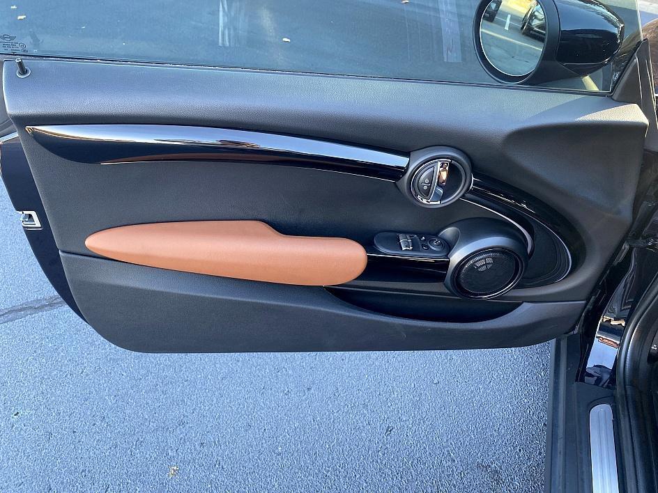 used 2023 MINI Hardtop car, priced at $23,696