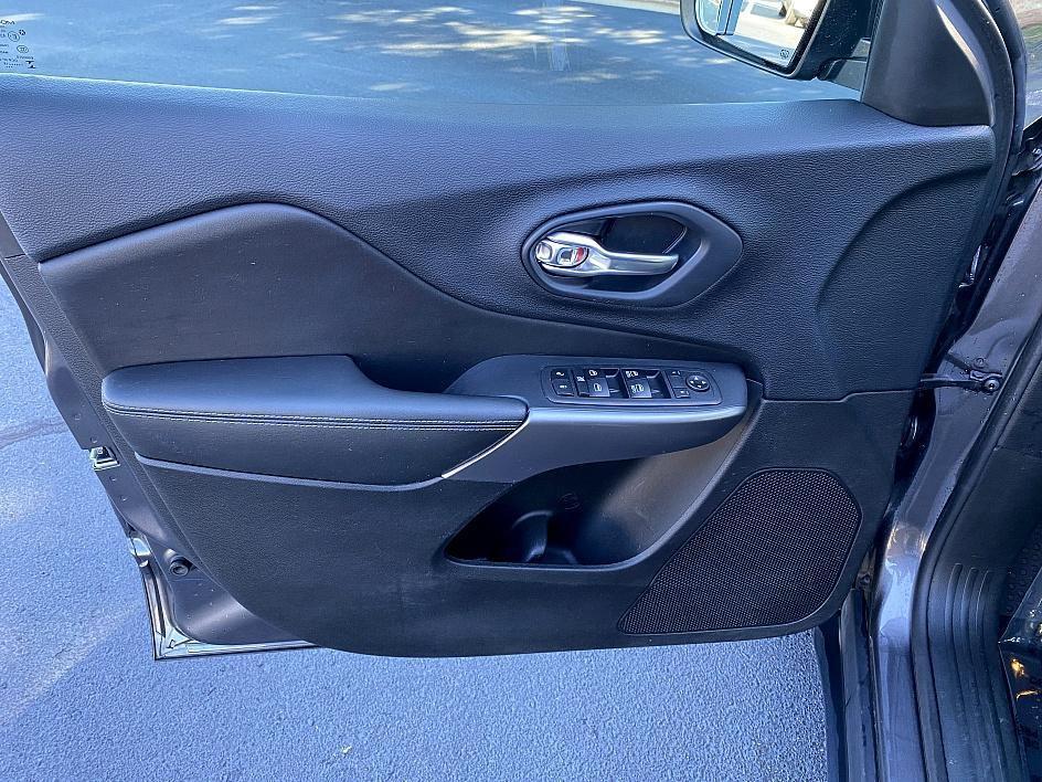 used 2019 Jeep Cherokee car, priced at $14,919