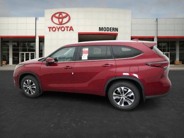 new 2025 Toyota Highlander car, priced at $47,356