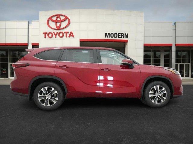 new 2025 Toyota Highlander car, priced at $47,356
